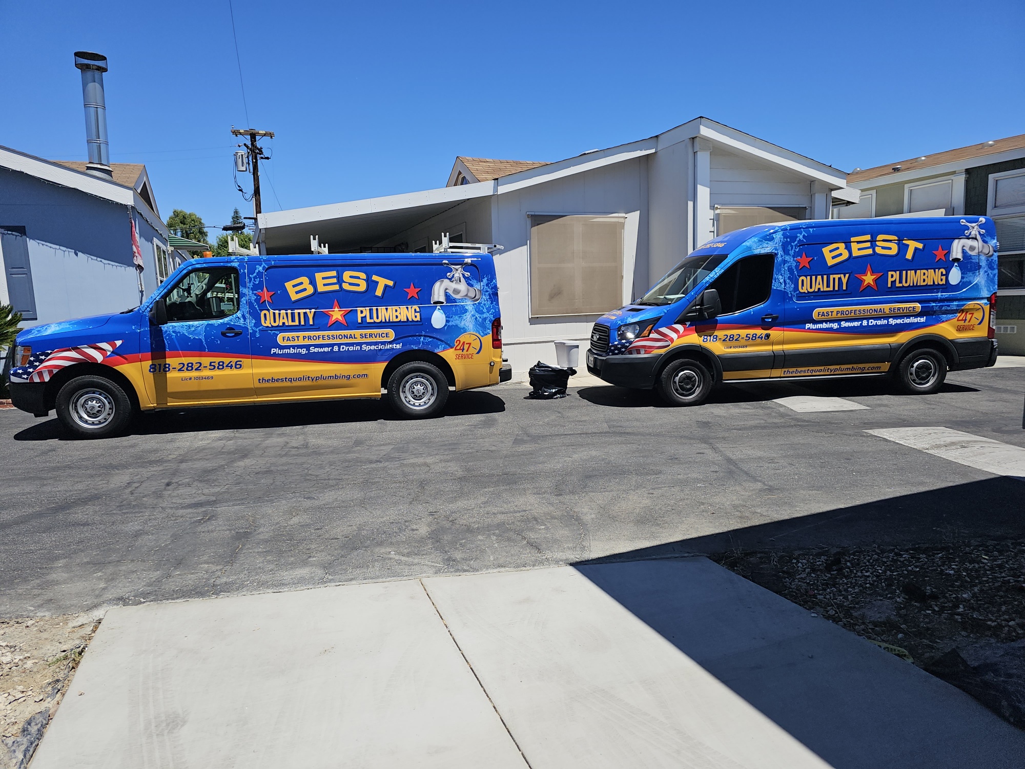 Professional plumbing service vehicles in Sylmar